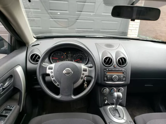 2013 Nissan Rouge Accident free and Certified
