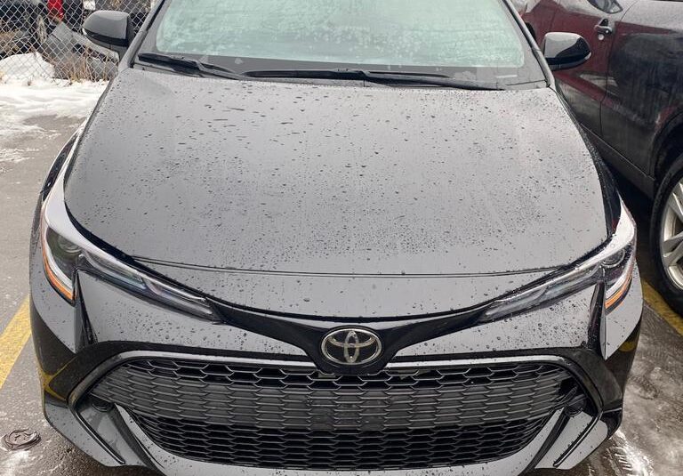 2020 Toyota Corolla SE exterior front